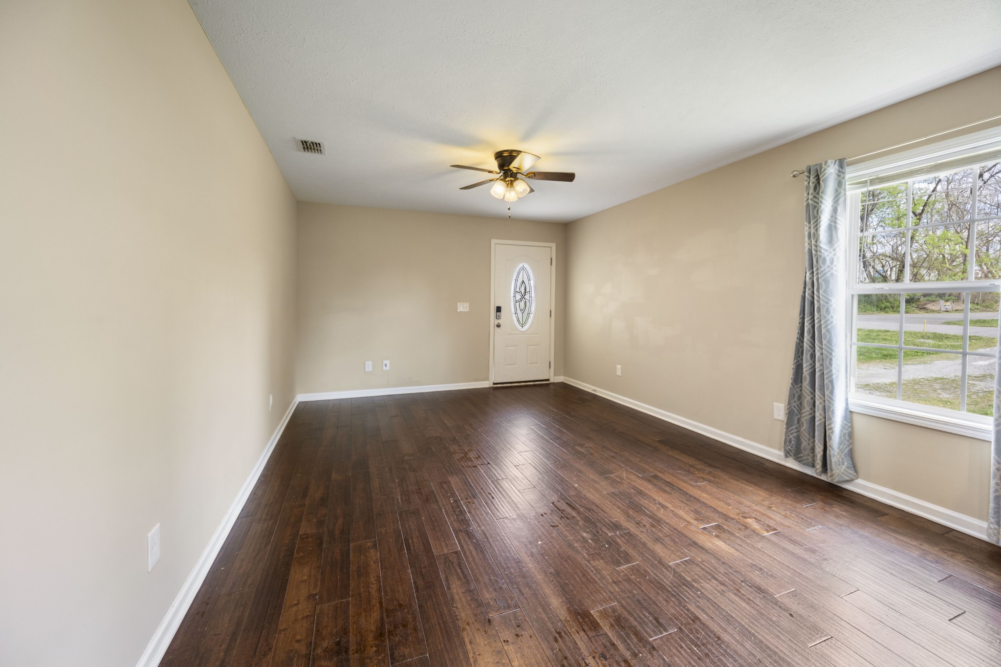 406 Cherry Street Decherd, TN 37324 - Photo 5 of 33