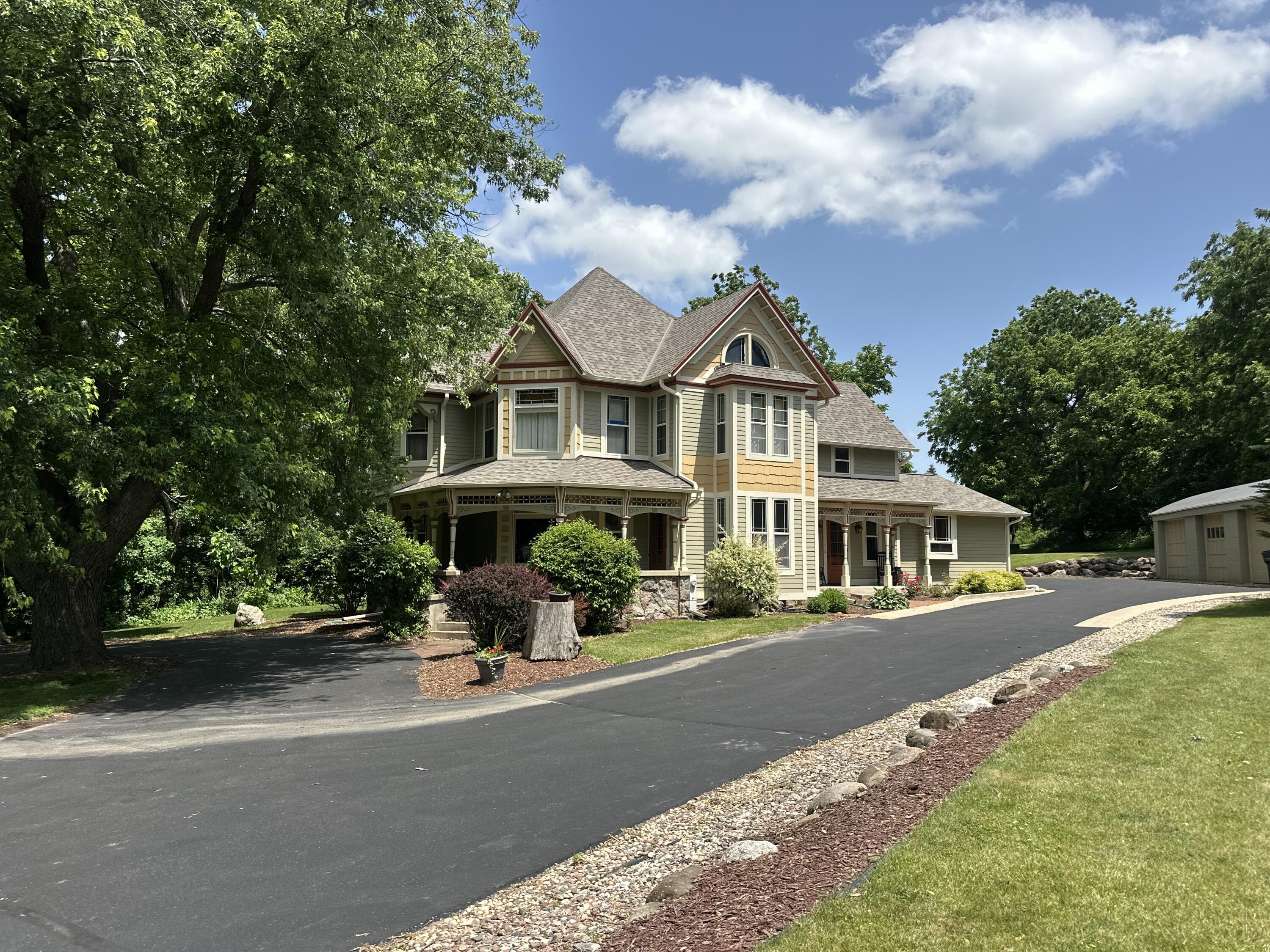823 East Brandybrook Road Wales, WI 53183 - Photo 2 of 70 IMG_4555