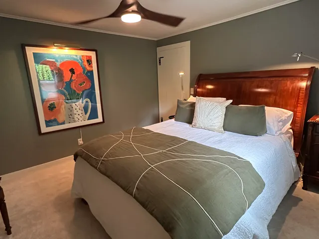 $2,500 | 51 Spruce Street, Manchester, VT 05255