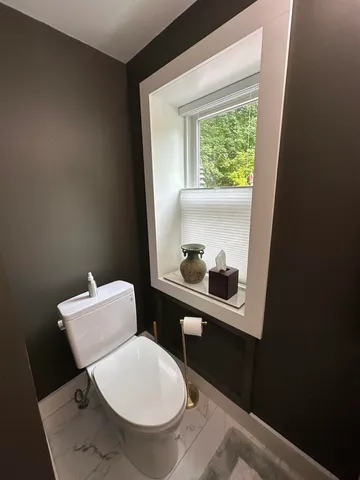 $2,500 | 51 Spruce Street, Manchester, VT 05255