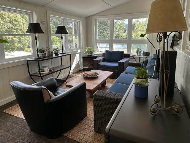 $2,500 | 51 Spruce Street, Manchester, VT 05255