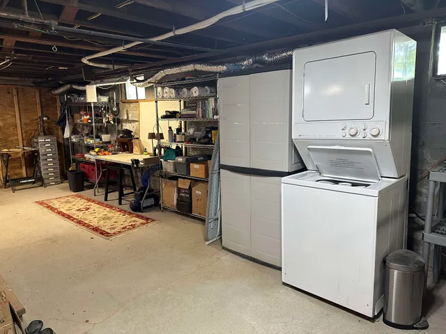 $2,500 | 51 Spruce Street, Manchester, VT 05255