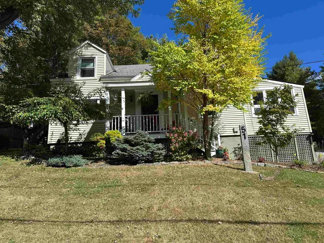 $2,500 | 51 Spruce Street, Manchester, VT 05255