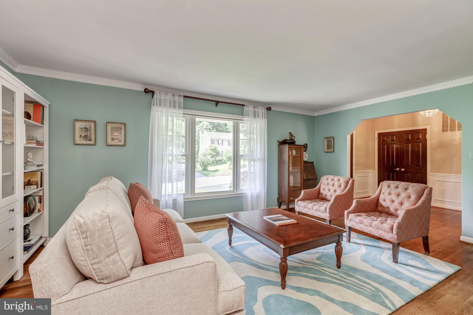 2305 Holly Spring Drive Silver Spring, MD 20905 - Photo 5 of 30 Living Room