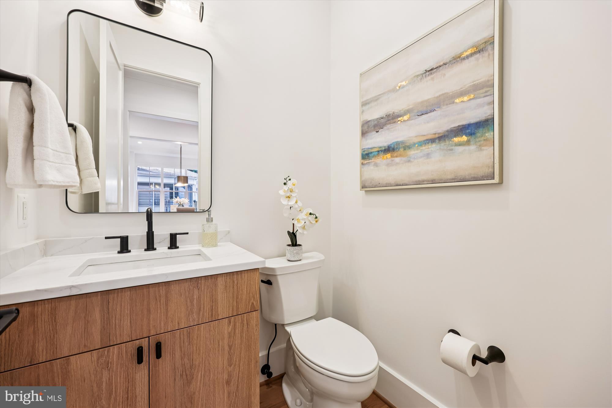5605 Glenwood Road Bethesda, MD 20817 - Photo 20 of 57 Powder Room
