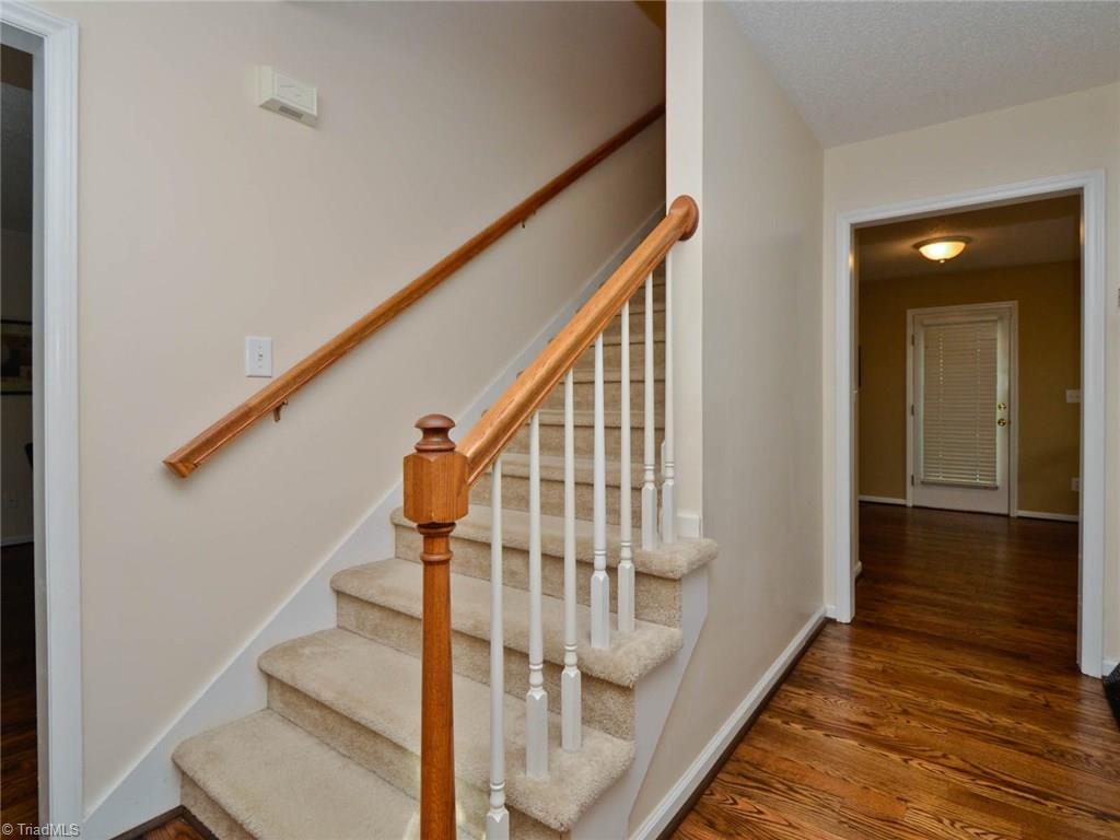 8992 Pepper Ridge Court Oak Ridge, NC 27310 - Photo 4 of 30