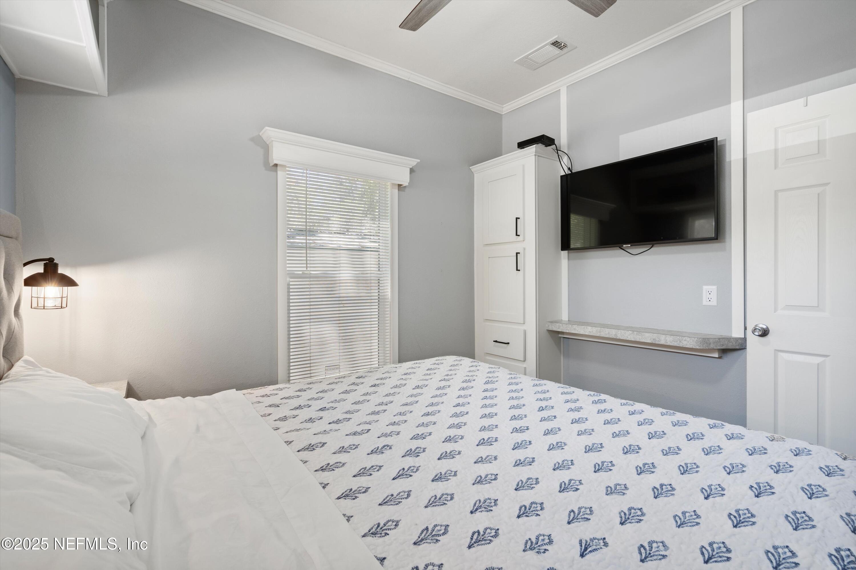 14058 Northeast 252nd Terrace Road Salt Springs, FL 32134 - Photo 18 of 36 Primary Bedroom