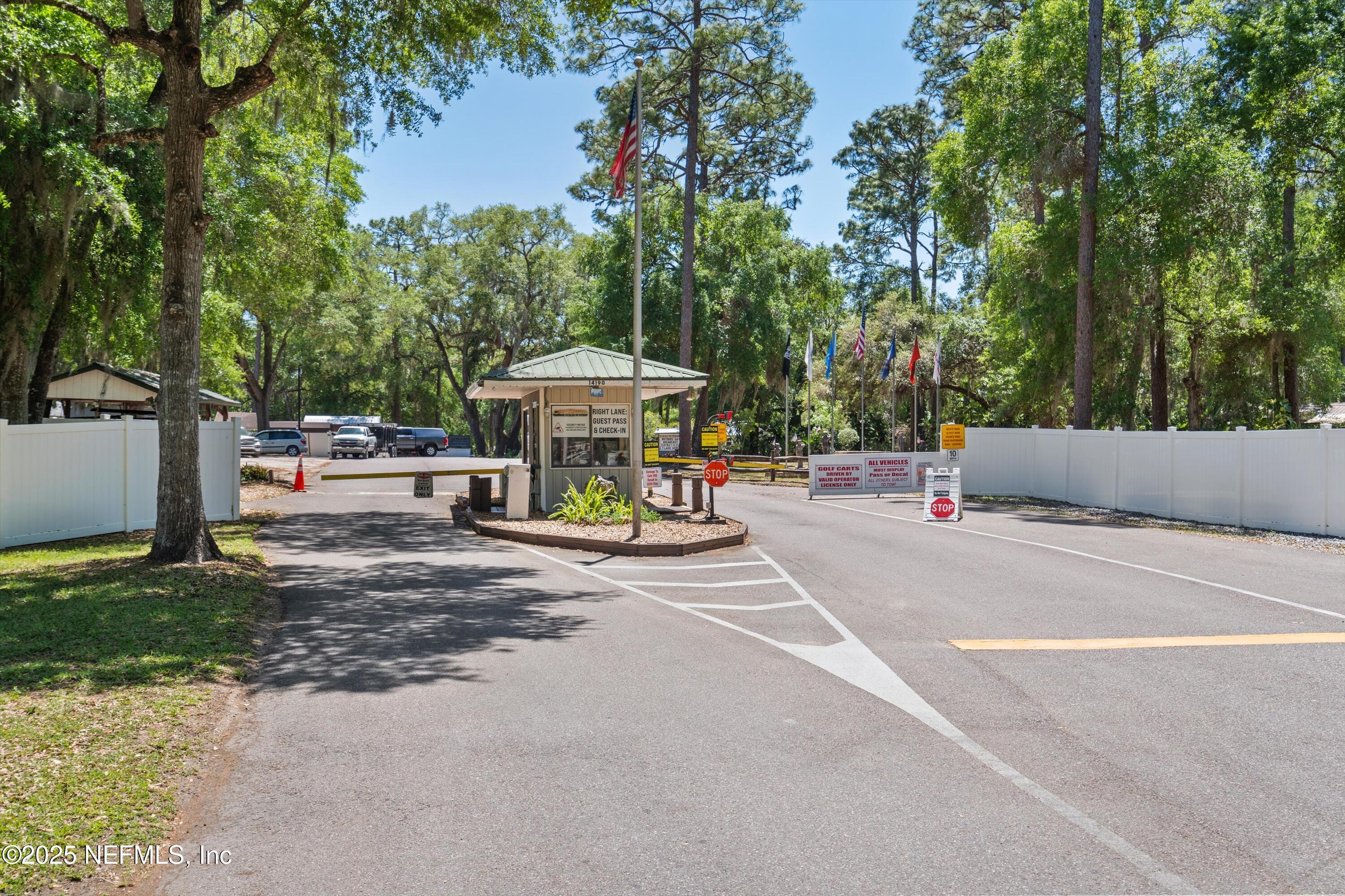 14058 Northeast 252nd Terrace Road Salt Springs, FL 32134 - Photo 23 of 36 Entrance