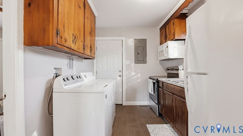 2313 Ruffin Road Richmond, VA 23234 - Photo 29 of 40 a utility room with dryer and washer