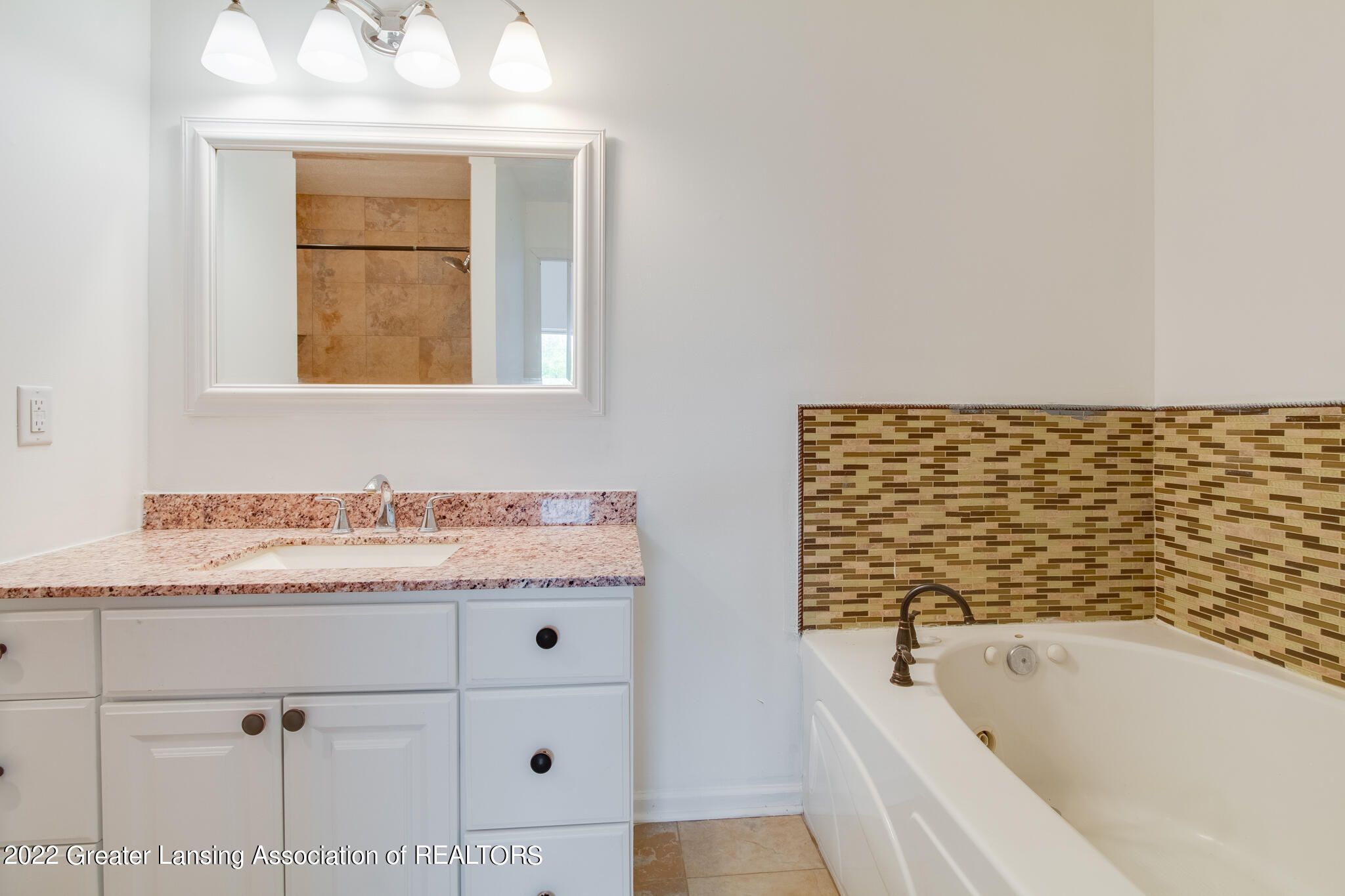 724 West Windward Way Perry, MI 48872 - Photo 24 of 47 master bath