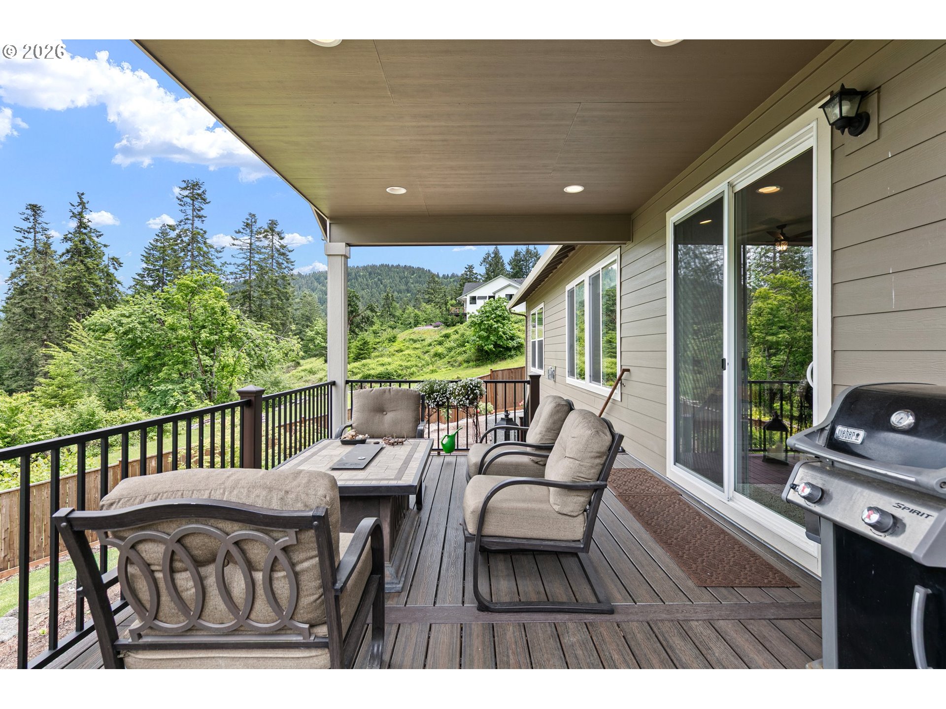962 South 66th Place Springfield, OR 97478 - Photo 30 of 44 a view of balcony with furniture