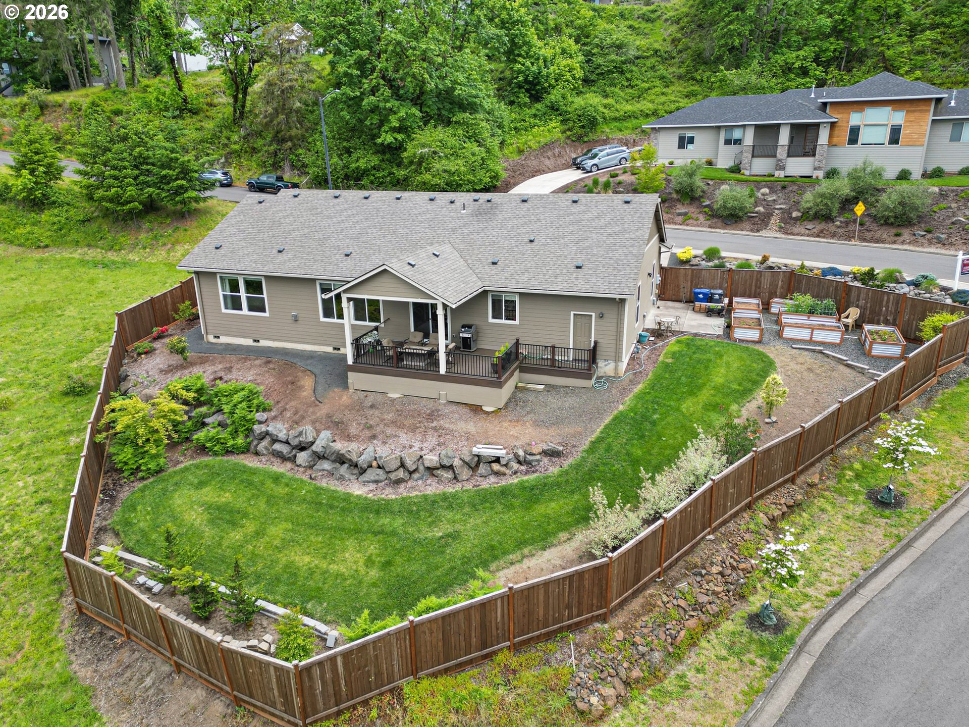 962 South 66th Place Springfield, OR 97478 - Photo 41 of 44 an aerial view of a house
