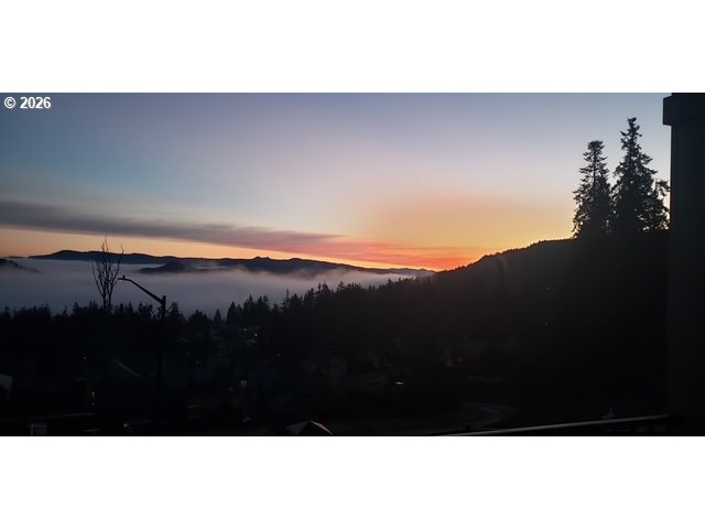 962 South 66th Place Springfield, OR 97478 - Photo 43 of 44 a view of sunset