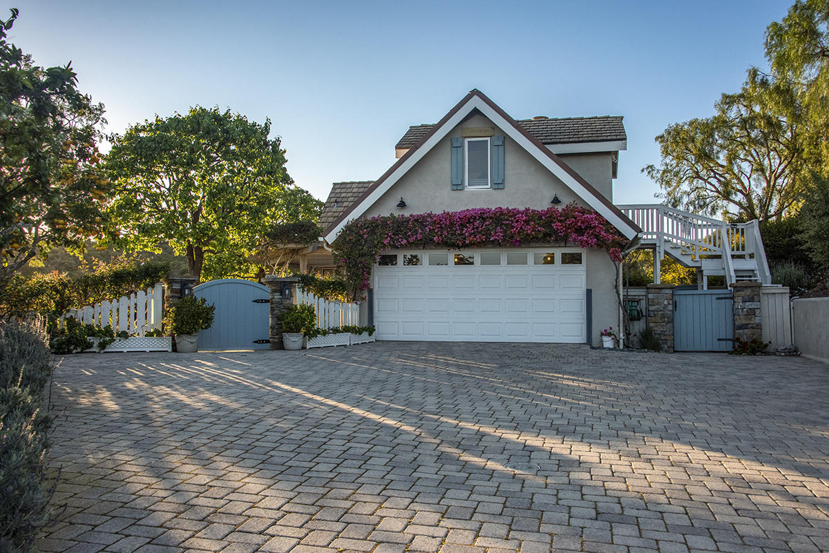 320 Asegra Road Summerland, CA 93067 - Photo 18 of 22 Driveway