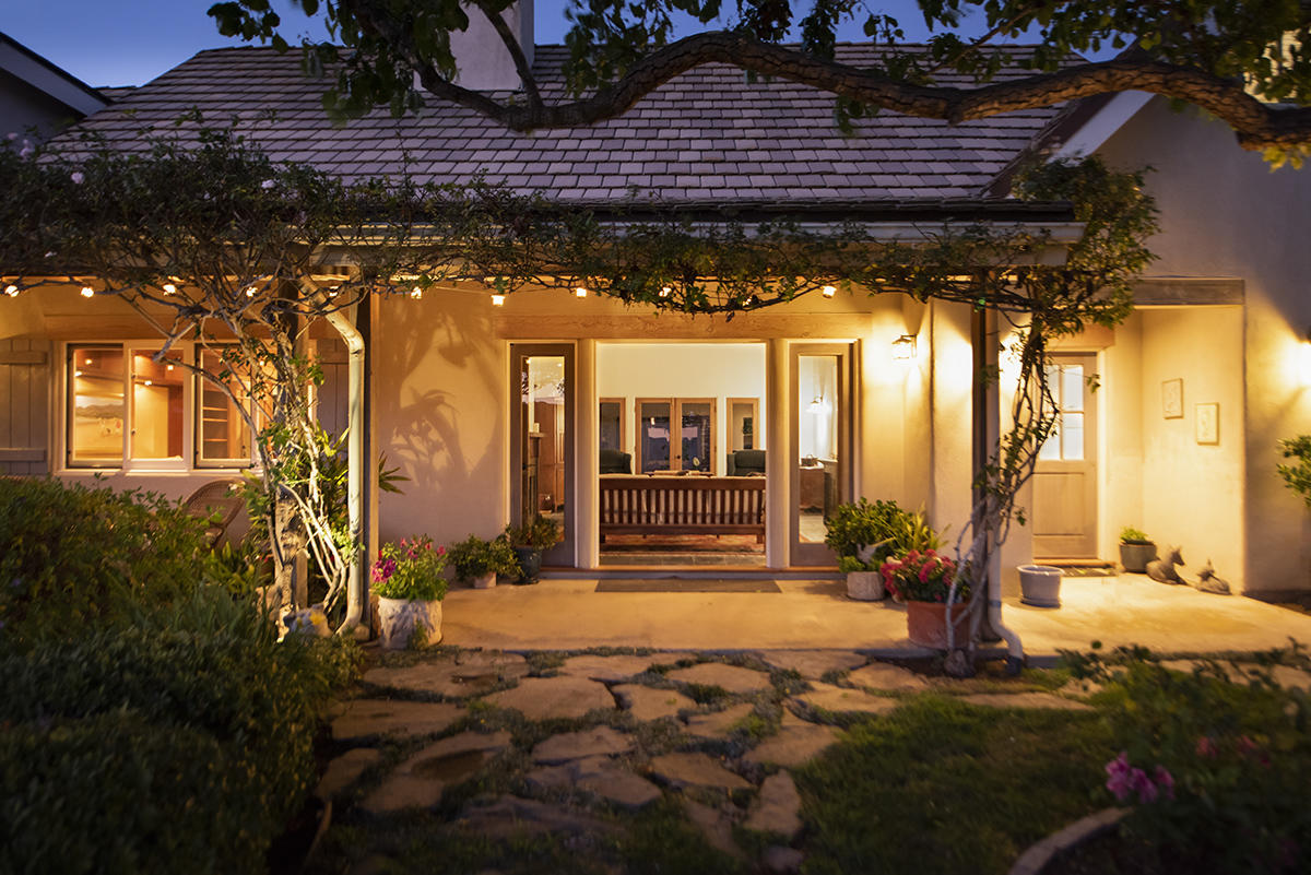 320 Asegra Road Summerland, CA 93067 - Photo 3 of 22 Front Yard to Living Room