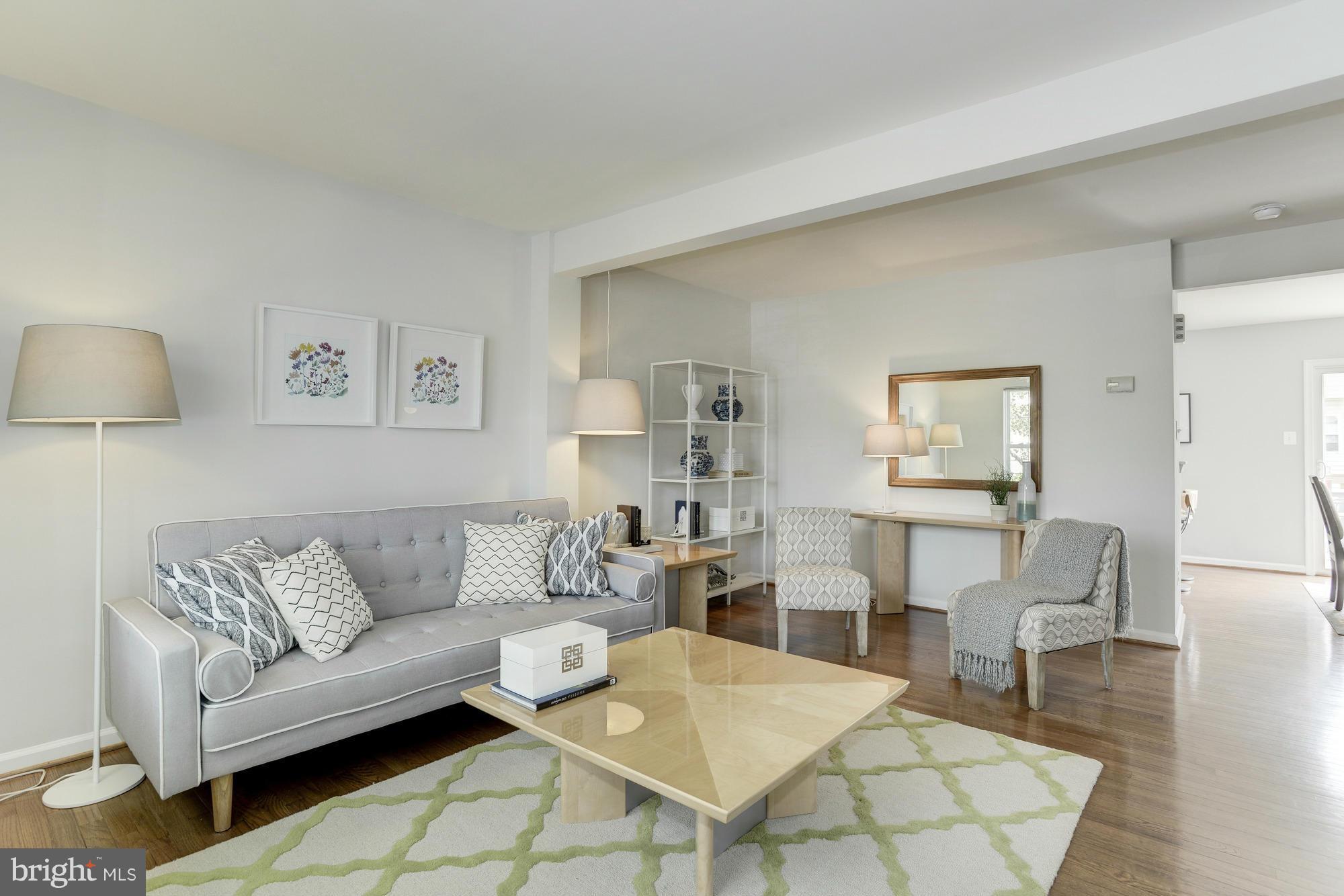 6379 Trips Way Springfield, VA 22150 - Photo 4 of 18 Living Room