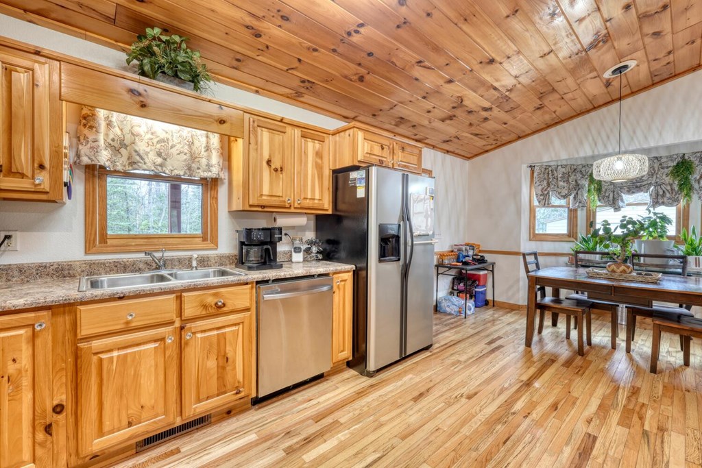 694 Hilltop Road Murphy, NC 28906 - Photo 11 of 60