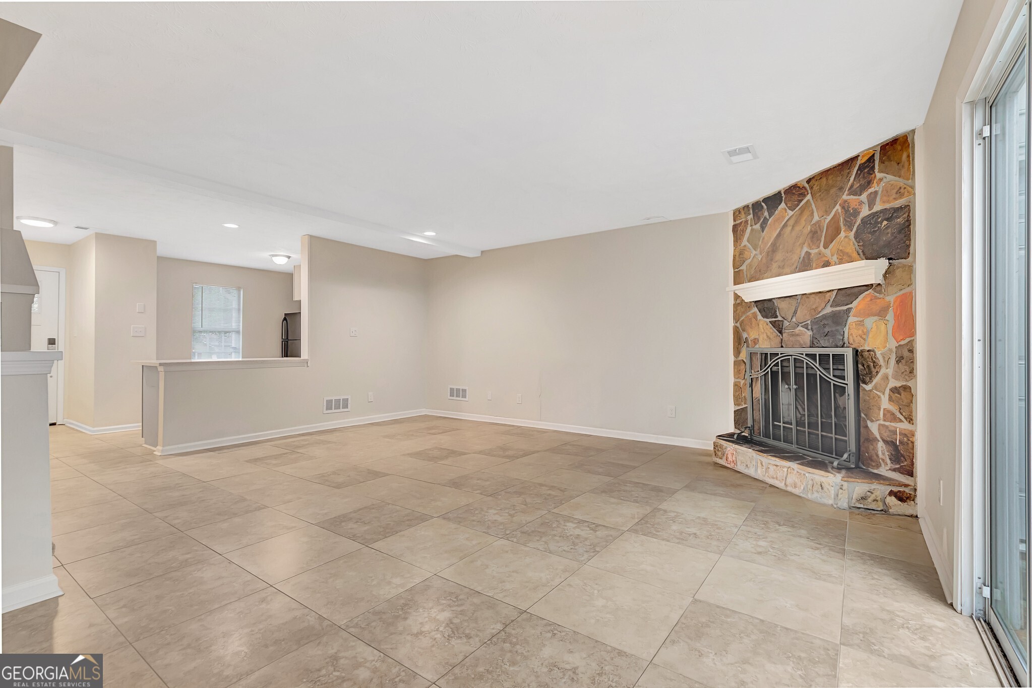 1946 Cornell Way Morrow, GA 30260 - Photo 14 of 31 a view of an empty room
