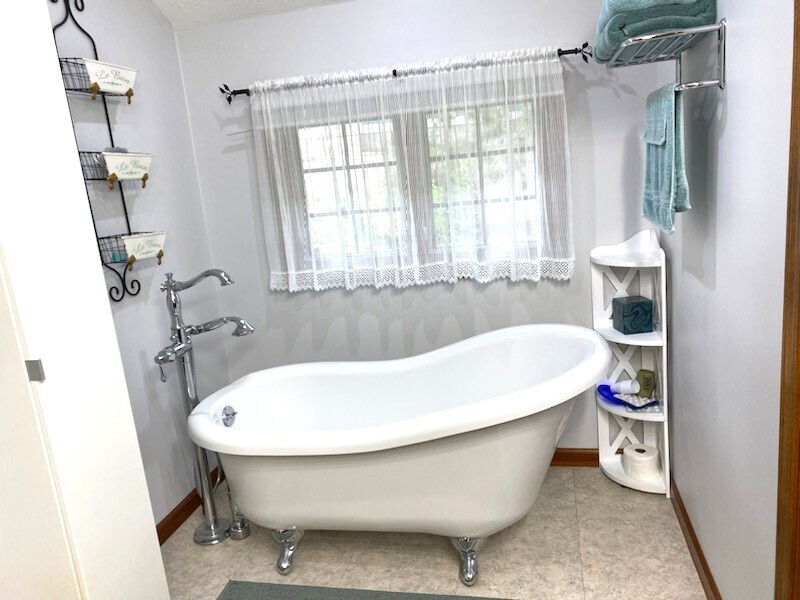 4477 Olive Branch Road Greenwood, IN 46143 - Photo 15 of 27