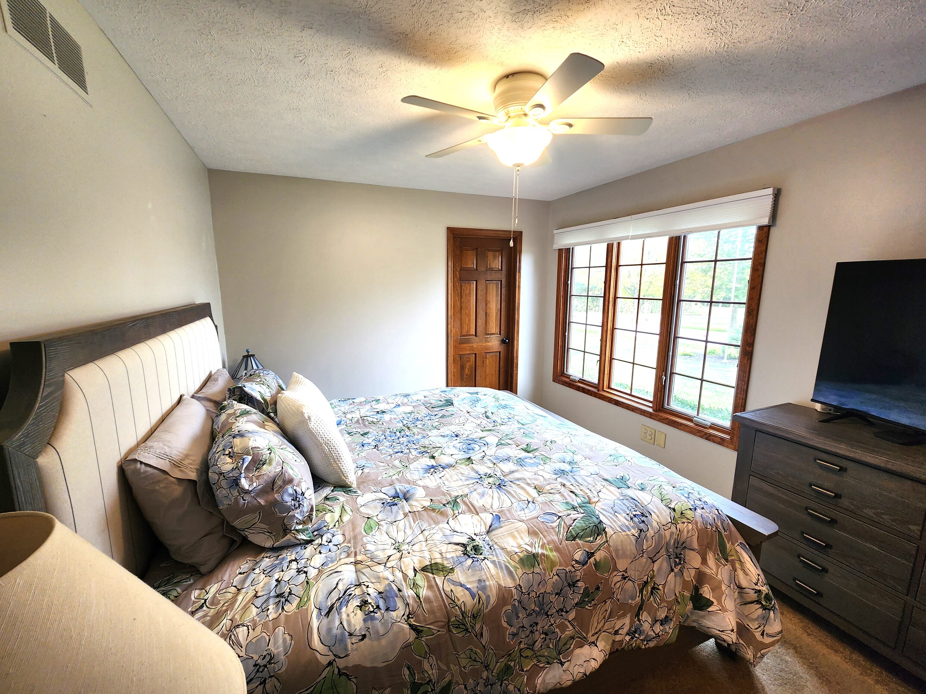 4477 Olive Branch Road Greenwood, IN 46143 - Photo 17 of 27