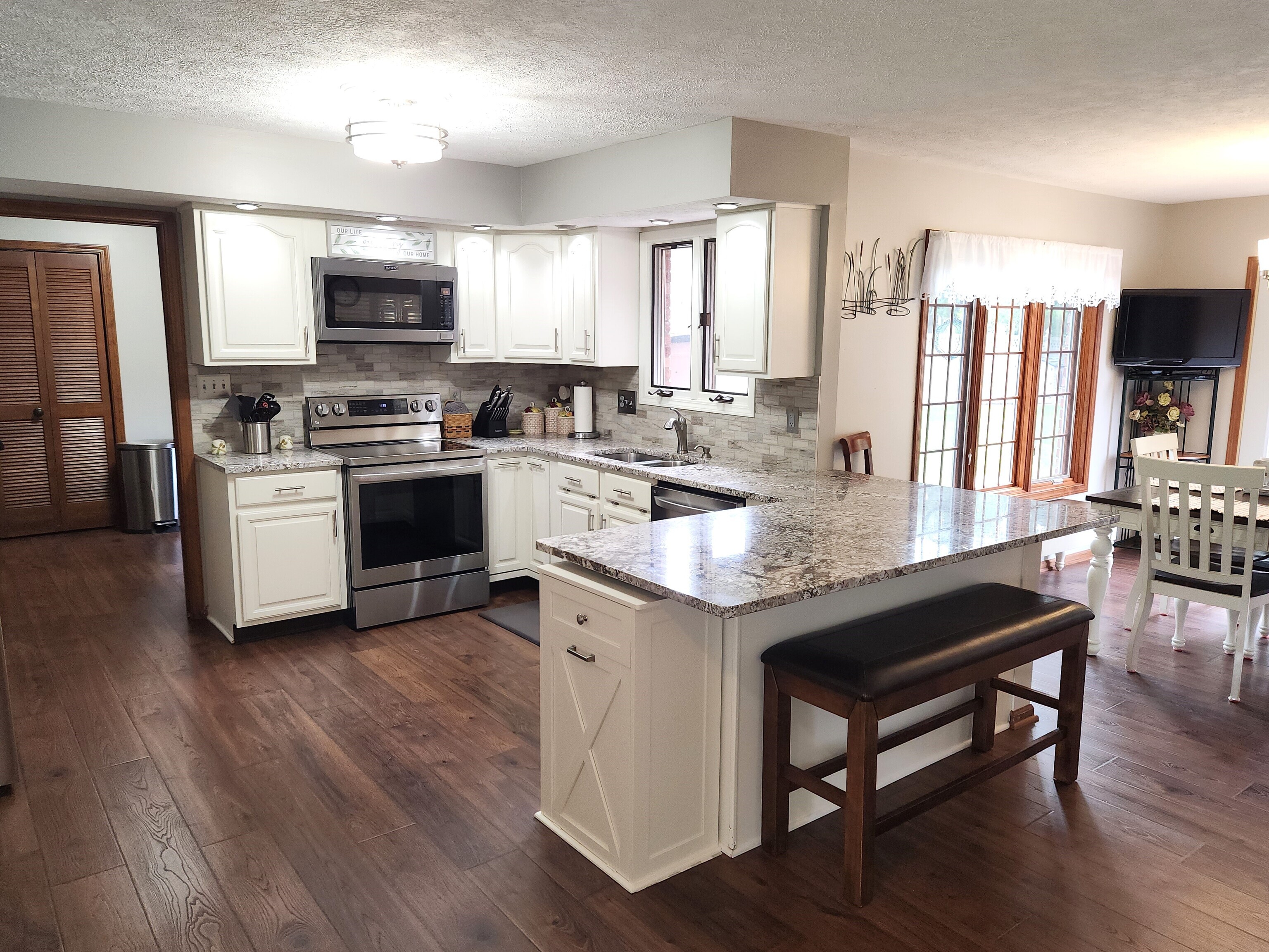 4477 Olive Branch Road Greenwood, IN 46143 - Photo 9 of 27