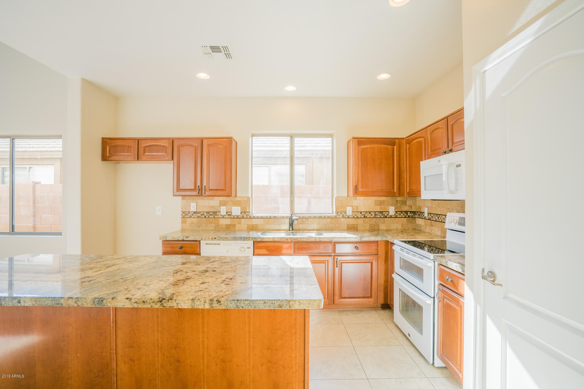 15441 West Shangri La Road Surprise, AZ 85379 - Photo 2 of 24 photo_02