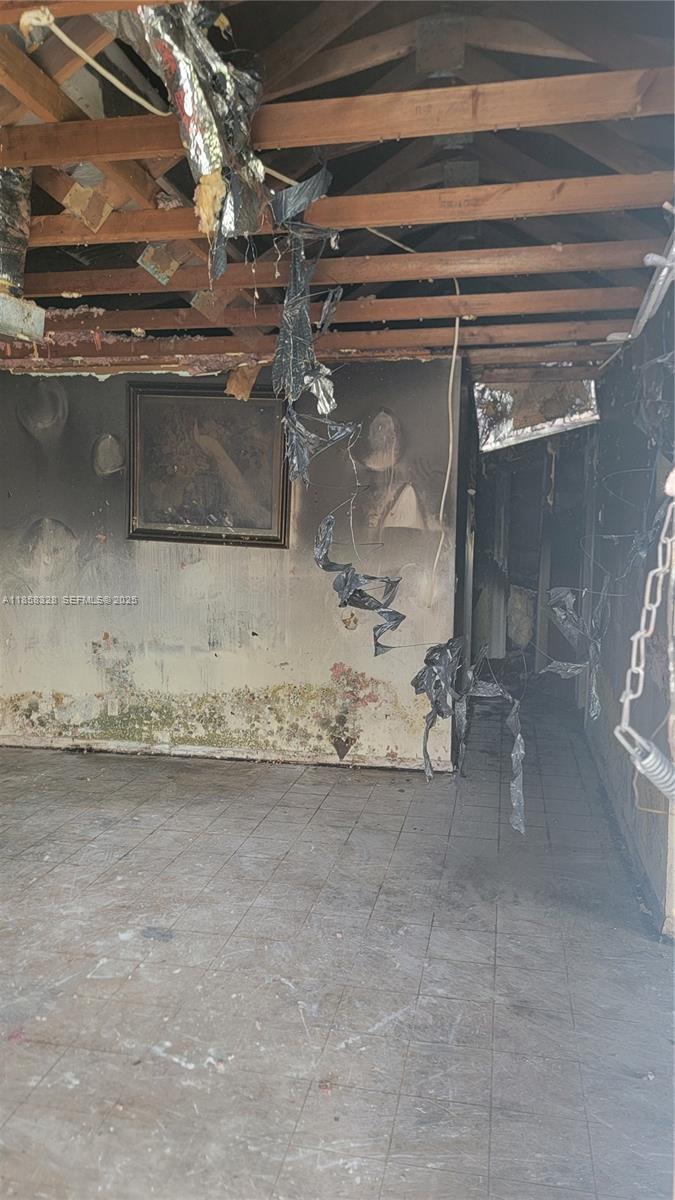 917 West 2nd Street Riviera Beach, FL 33404 - Photo 3 of 8 a view of a garage