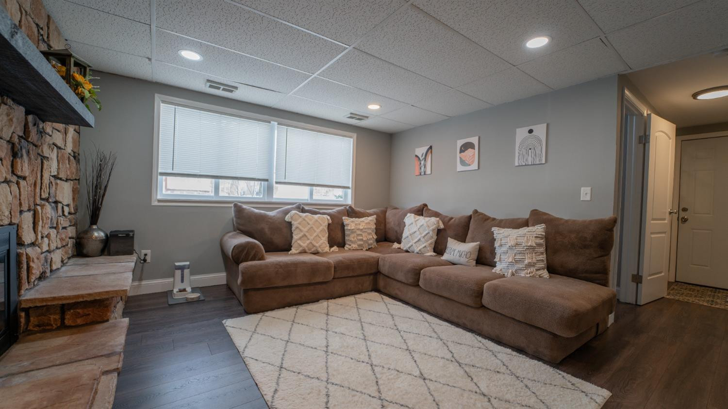 2225 Coldspring Road Crown Point, IN 46307 - Photo 17 of 22 a living room with furniture and a couch