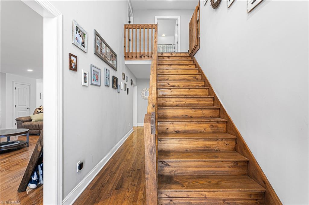 602 Ben Lee Road Thomasville, NC 27360 - Photo 3 of 45 Entry Way