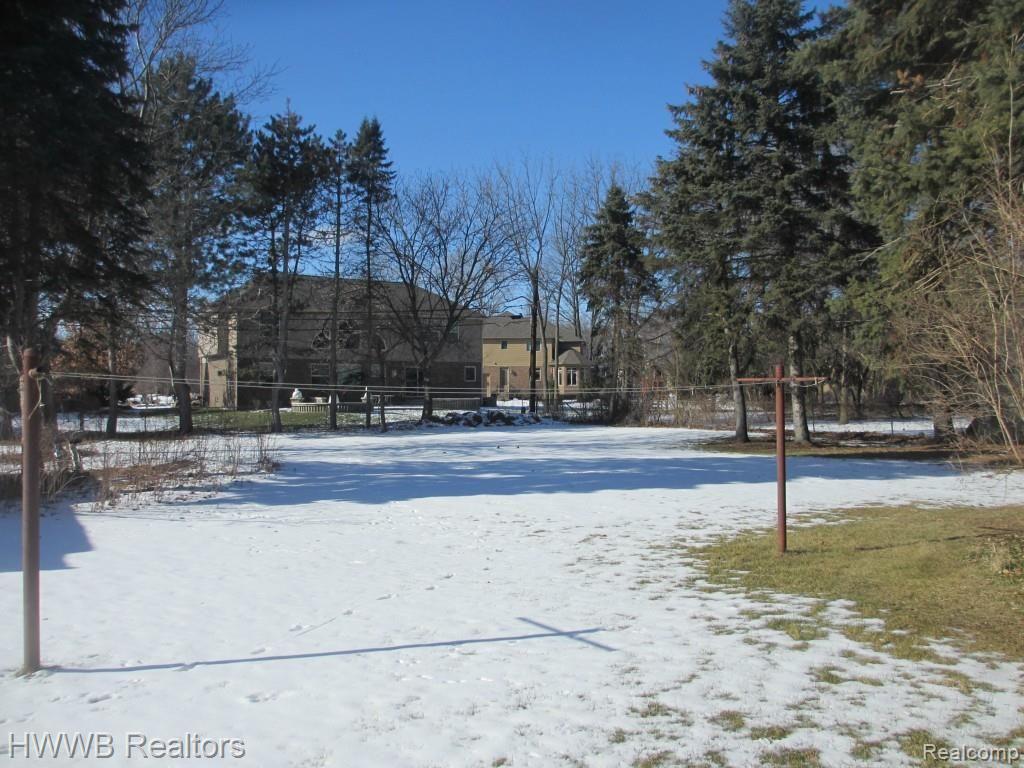 43601 Dequindre Road Troy, MI 48085 - Photo 2 of 6