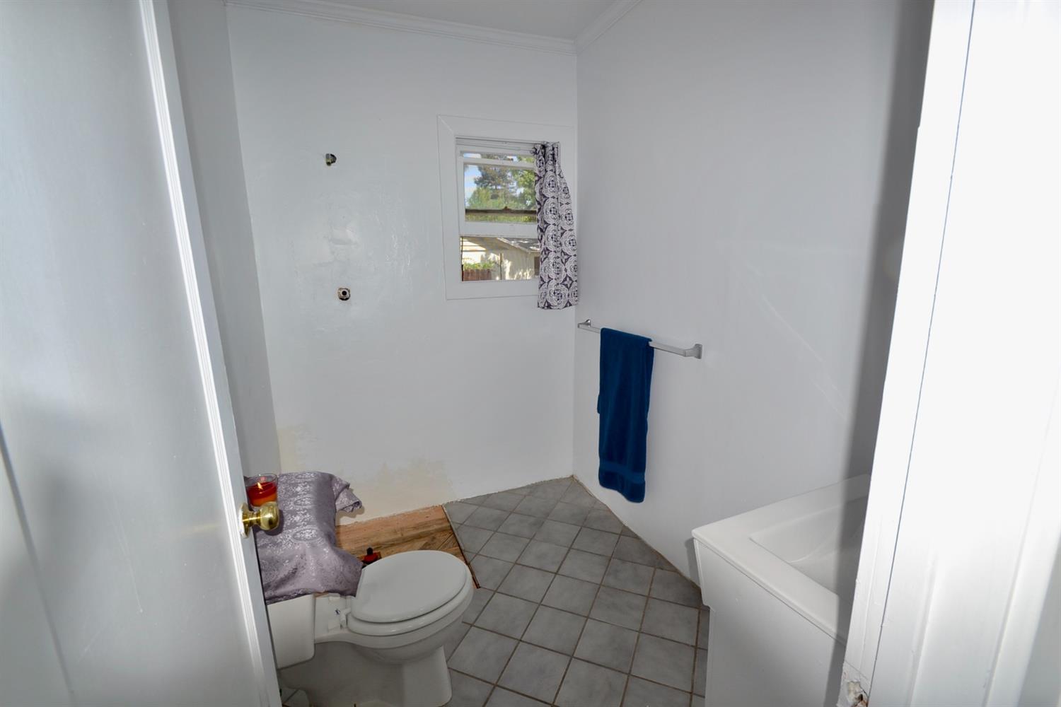 118 West Myrtle Avenue Reedley, CA 93654 - Photo 16 of 26 Gallery Image 16