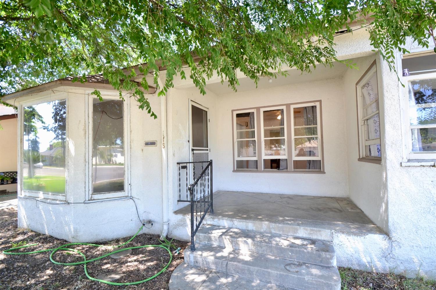 118 West Myrtle Avenue Reedley, CA 93654 - Photo 3 of 26 Gallery Image 3