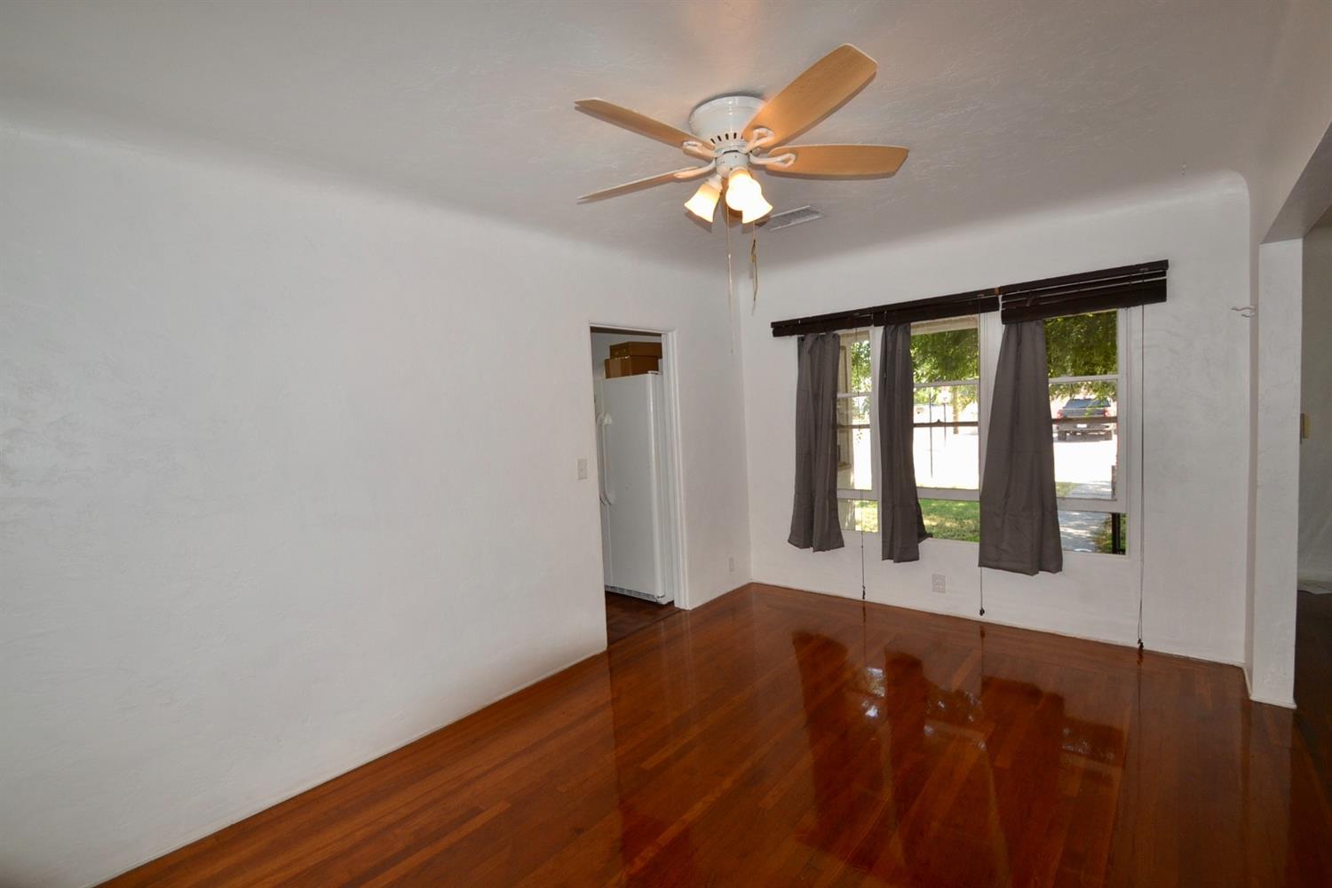 118 West Myrtle Avenue Reedley, CA 93654 - Photo 6 of 26 Gallery Image 6
