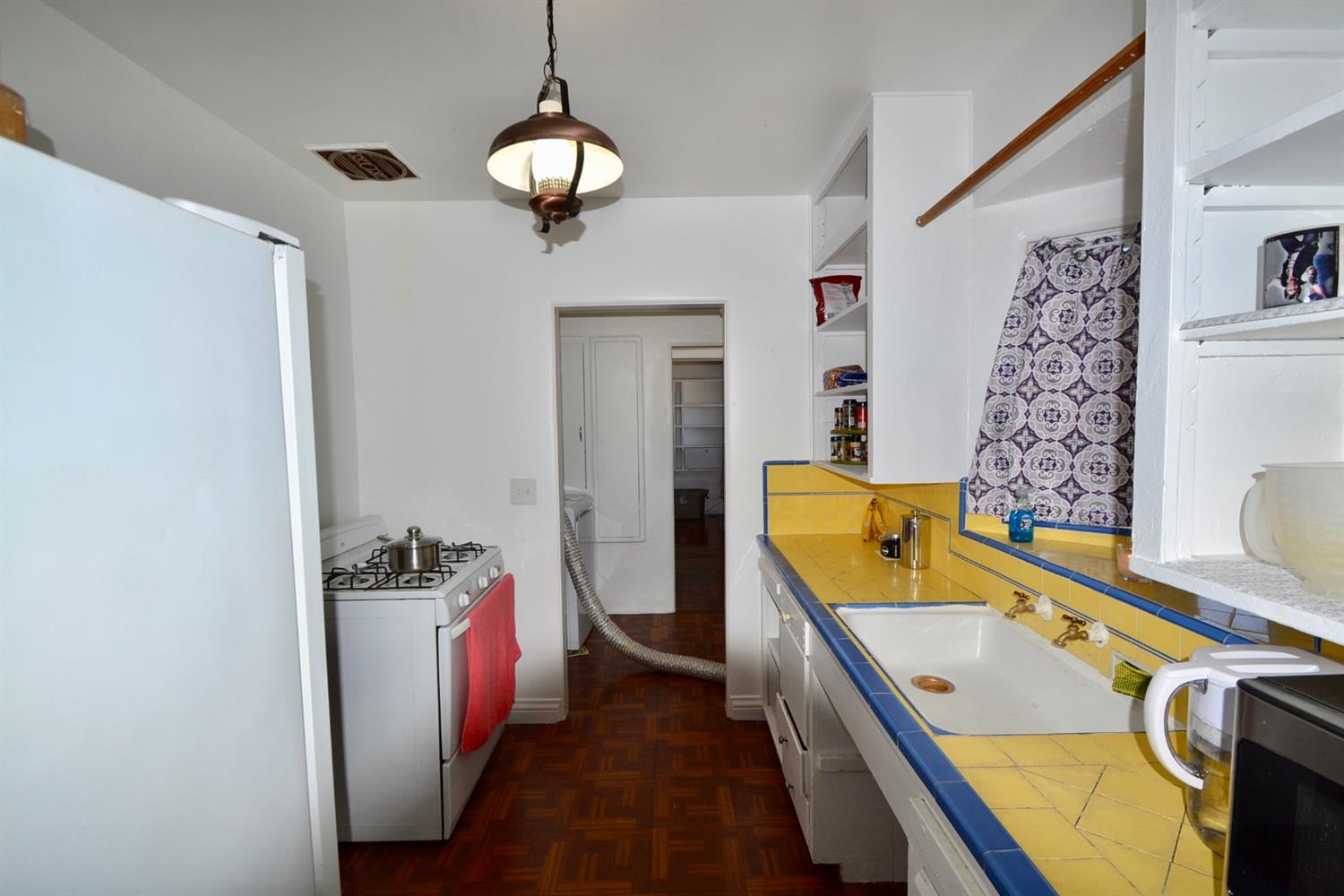 118 West Myrtle Avenue Reedley, CA 93654 - Photo 8 of 26 Gallery Image 8