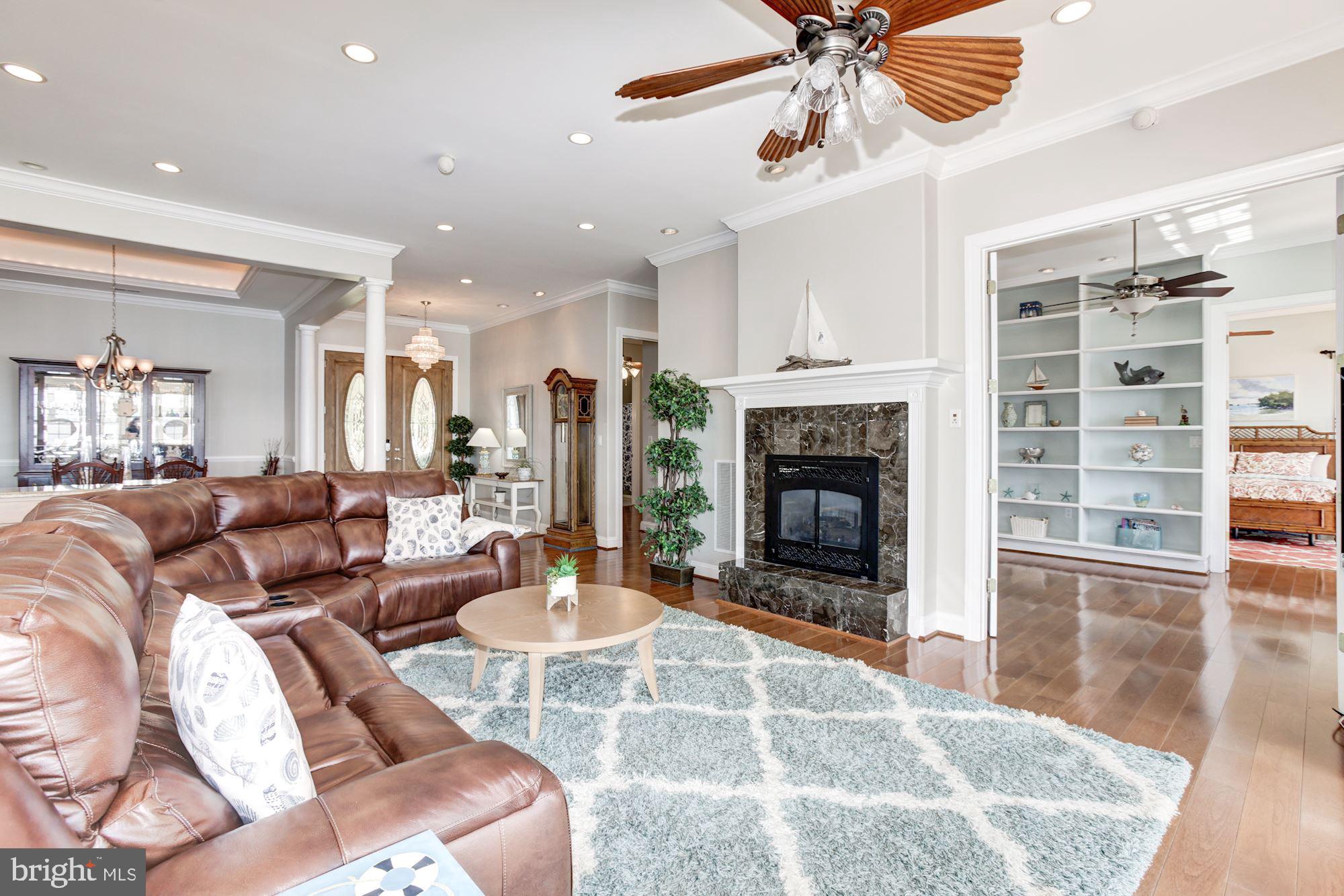 275 Beach Road Pasadena, MD 21122 - Photo 13 of 70 Living Room with views into the office