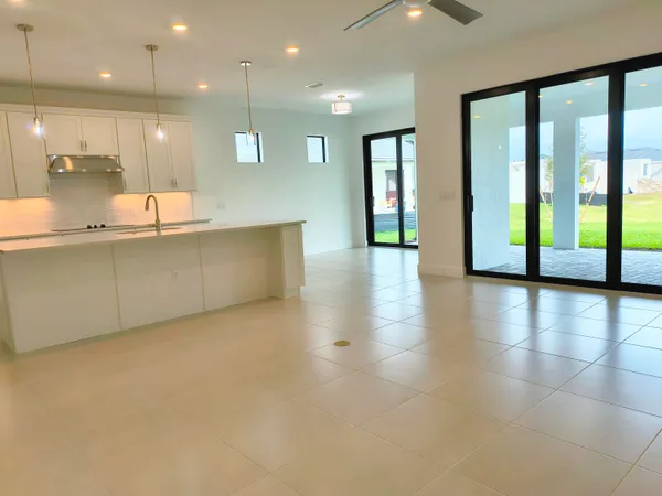 $3,800 | 4360 Mersin Ln Lake, Lake Worth, FL 33467