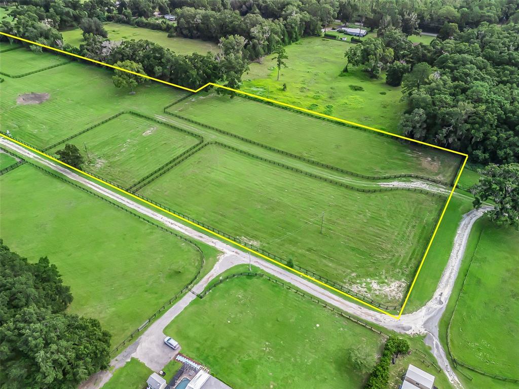 Northwest 100th Ocala, FL 34482 - Photo 3 of 17 a view of a tennis court