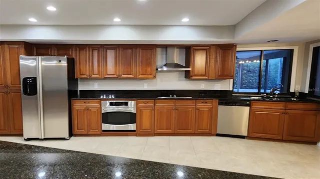 a view of an entryway with dining area