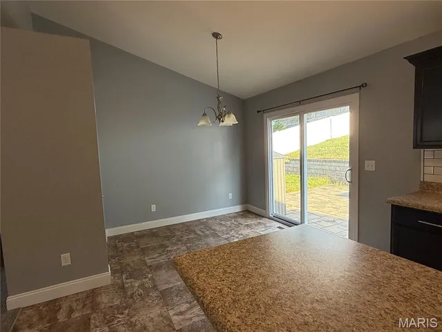 $1,945 | 528 Conestoga Drive, House Springs, MO 63051