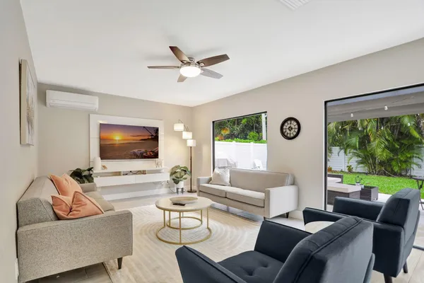 $9,000 | 1035 Northwest 5th Avenue, Boca Raton, FL 33432