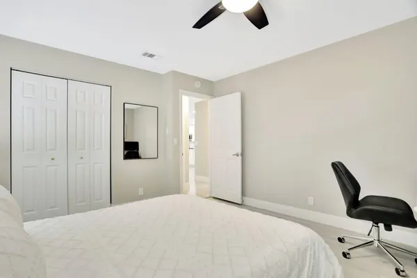 $9,000 | 1035 Northwest 5th Avenue, Boca Raton, FL 33432
