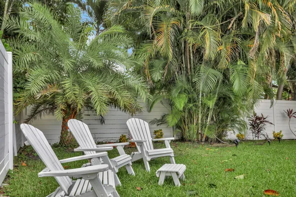 $9,000 | 1035 Northwest 5th Avenue, Boca Raton, FL 33432