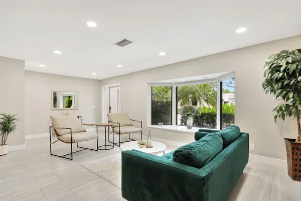 $9,000 | 1035 Northwest 5th Avenue, Boca Raton, FL 33432