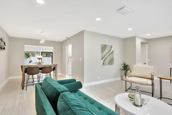$9,000 | 1035 Northwest 5th Avenue, Boca Raton, FL 33432