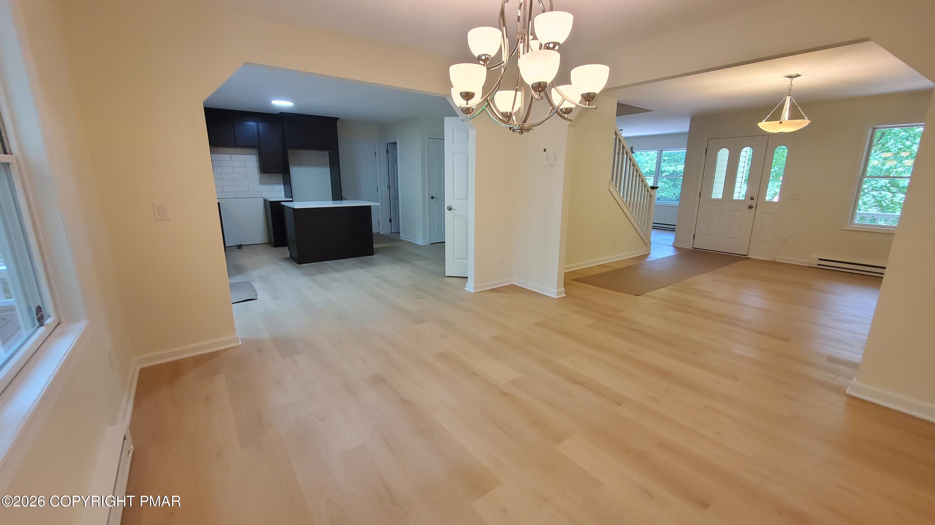 320 Canterbury Road Bushkill, PA 18324 - Photo 32 of 38 Din/Liv/Kit