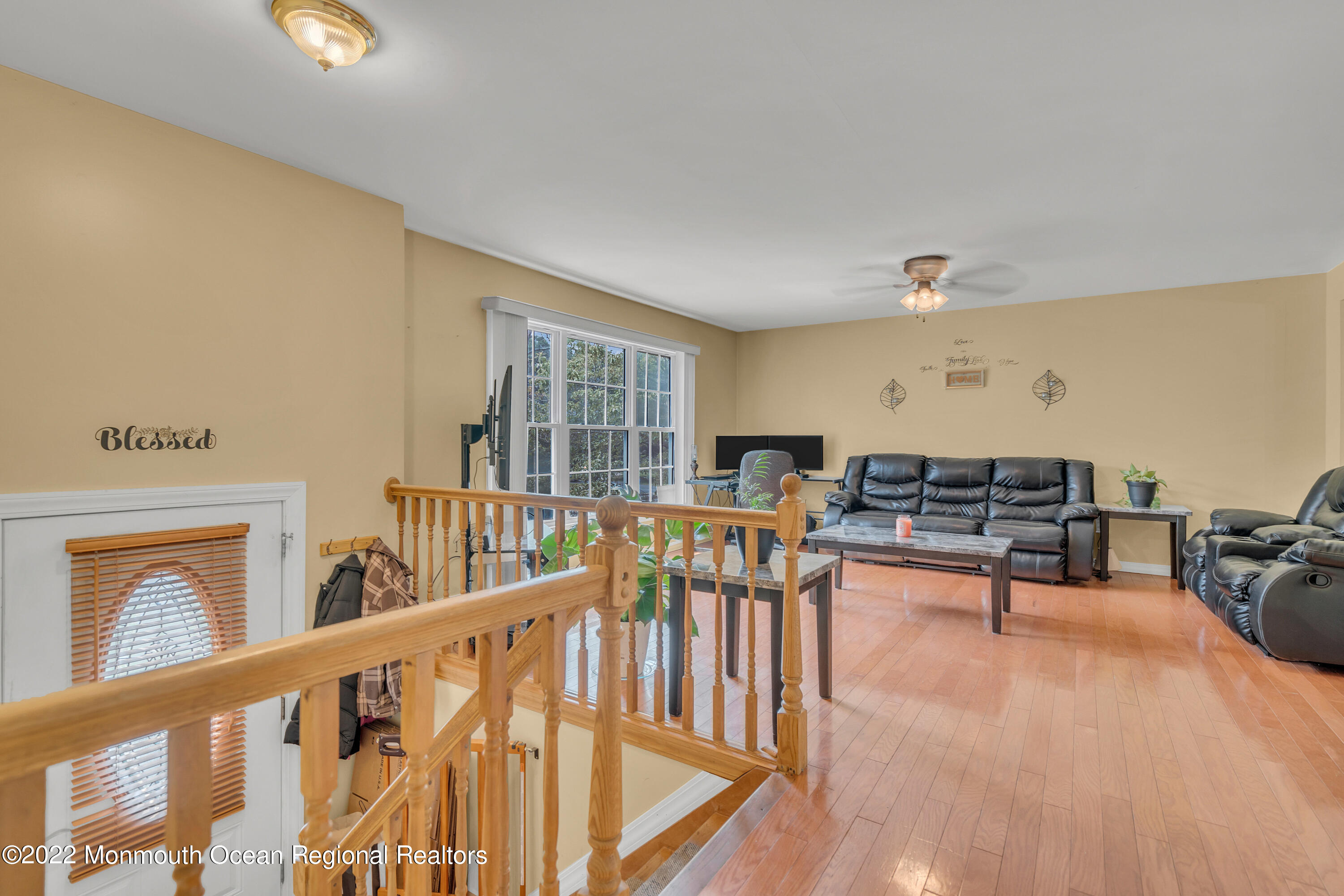 148 Weldon Road Manchester Township, NJ 08759 - Photo 10 of 36 a living room with furniture