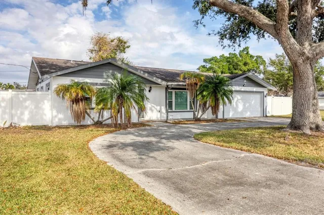 $445,000 | 322 Linden Drive, Ellenton, FL 34222