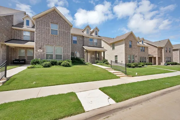 $250,000 | 422 Milverton Drive, Fort Worth, TX 76036