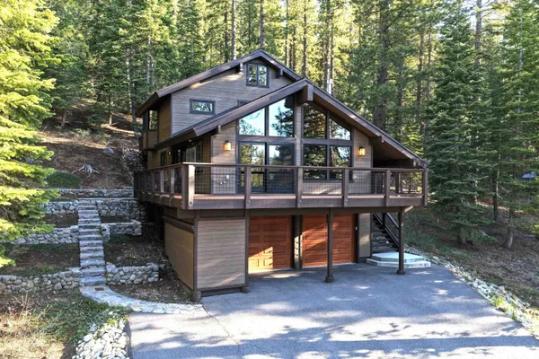 $1,950,000 | 960 Ward Creek Boulevard, Tahoe City, CA 96145