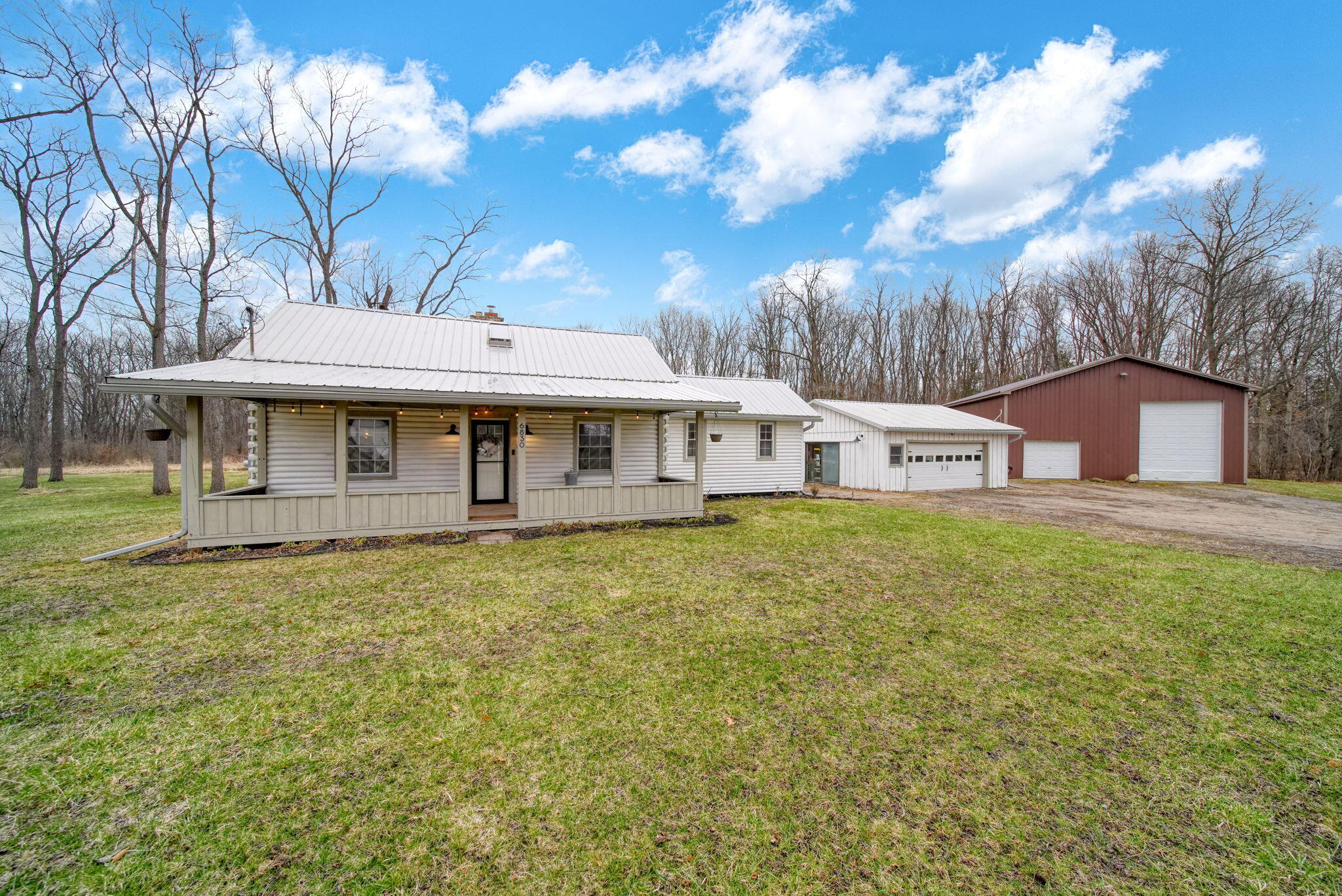 6830 Paddock Lane Jackson, MI 49201 - Photo 2 of 53 2